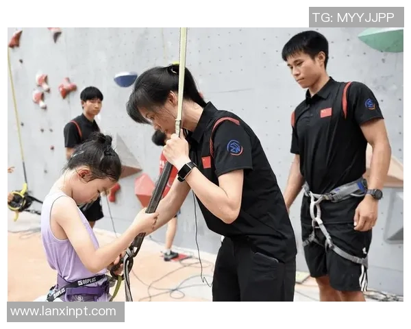 上海攀岩队战术解析与训练策略探讨助力攀岩竞技水平提升